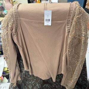 Chic Lace Sleeve Women's Blouse in Tan